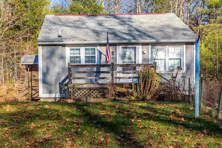 31 Hemlock Rd Barnstead, NH 03218