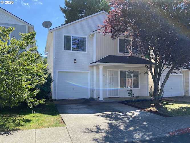 11922 SE Market St #15 Portland, OR 97216