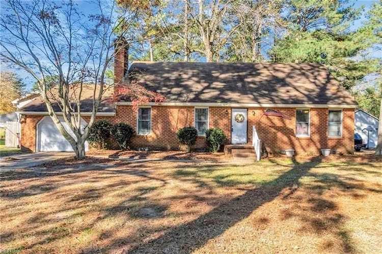 2418 W Bugle Dr Chesapeake, VA 23321