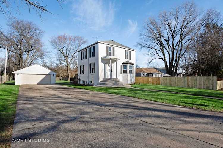 125 E Gregory Ave Mount Prospect, IL 60056
