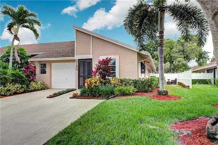 8180 Sweetbriar Way Boca Raton, FL 33496
