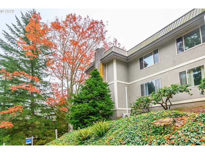 750 1st St #26 Lake Oswego, OR 97034