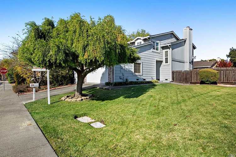 628 Maria Drive Petaluma, CA 94954