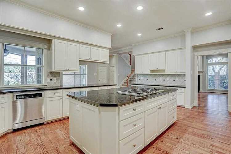 4500 Merrie Ln Bellaire, TX 77401