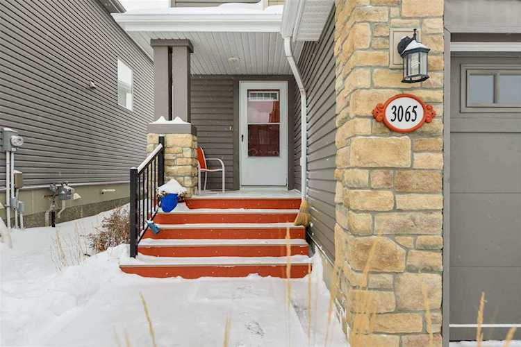 3065 Whitelaw Drive Edmonton, AB T6W 0T8