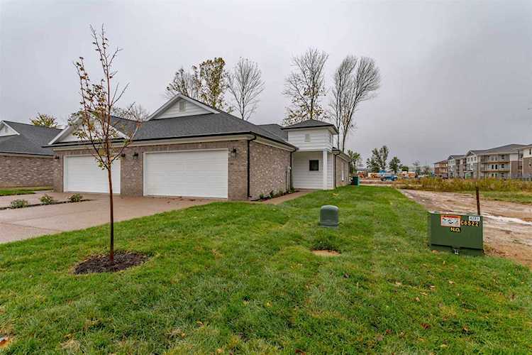 8585 Pebble Creek Drive Newburgh, IN 47630
