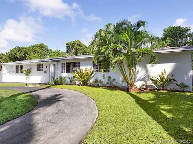 1105 NE 85th St Miami, FL 33138