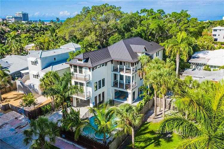 216 Van Buren Dr Sarasota, FL 34236