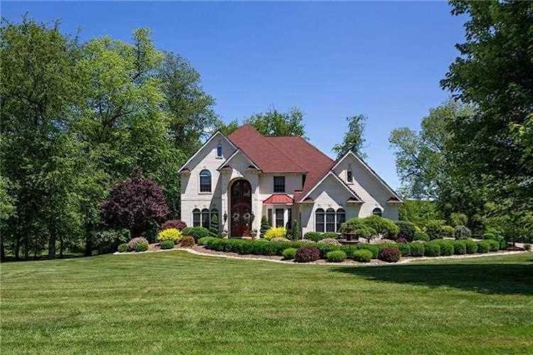 1OO5 Manor Valley Ct Export, PA 15632