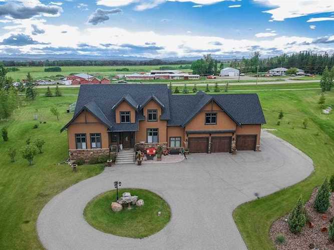 17 Grandview Grove Rural Rocky View County, AB T3Z 0A7