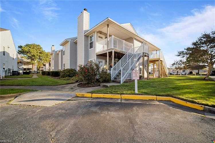 402 Shelter Dr Virginia Beach, VA 23462