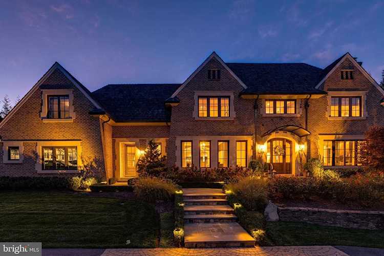8112 Spring Hill Farm Dr Mclean, VA 22102