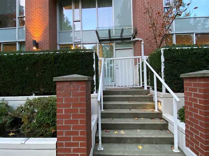 39 Keefer Place Vancouver, BC V6B 1P8