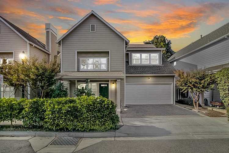 130 Plum Court Mountain View, CA 94043