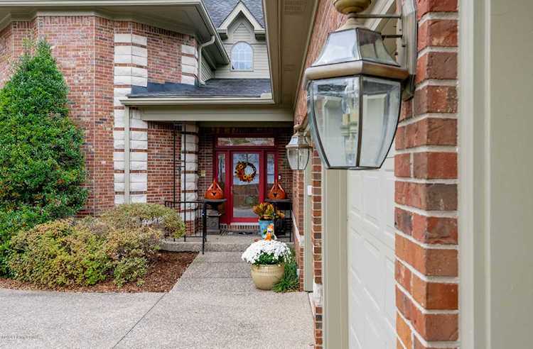 2610 Alia Cir Louisville, KY 40222