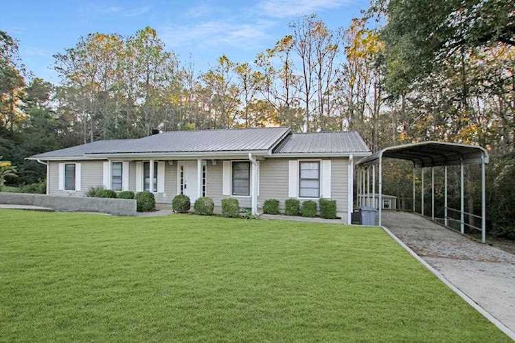 44 Woodland Court Daleville, AL 36322