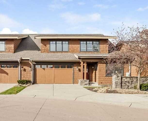1178 Lexington Ridge Court Eagan, MN 55123