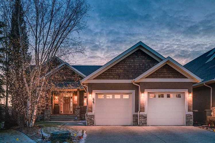 66 Discovery Ridge View SW Calgary, AB T3H 4P9