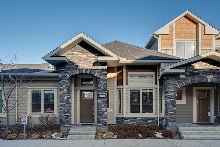 34 Cougar Ridge Landing SW Calgary, AB T3E 0E8