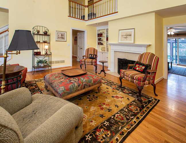 2613 Seminary Dr Louisville, KY 40241