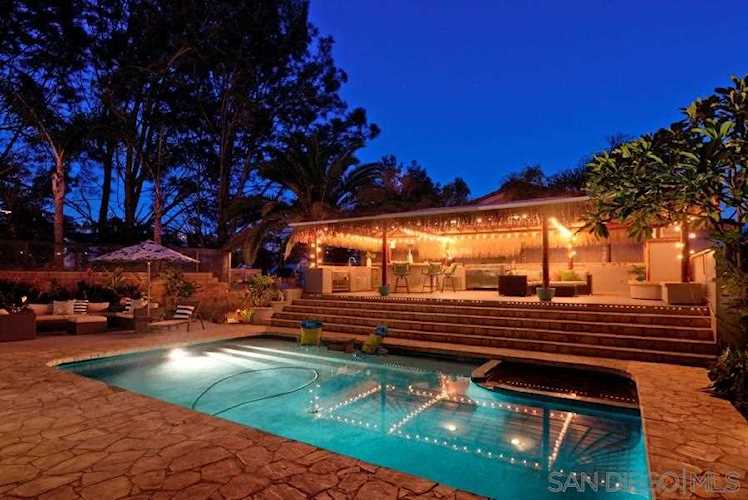 2324 Walmar Ln San Diego, CA 92109