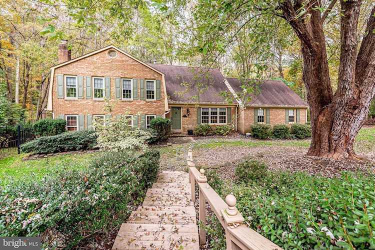 2796 Timberline Ct Oakton, VA 22124