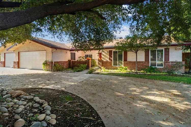 192 N Peach Avenue Clovis, CA 93612