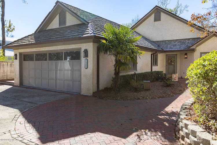 1945 Prestwick Lane Wilmington, NC 28405