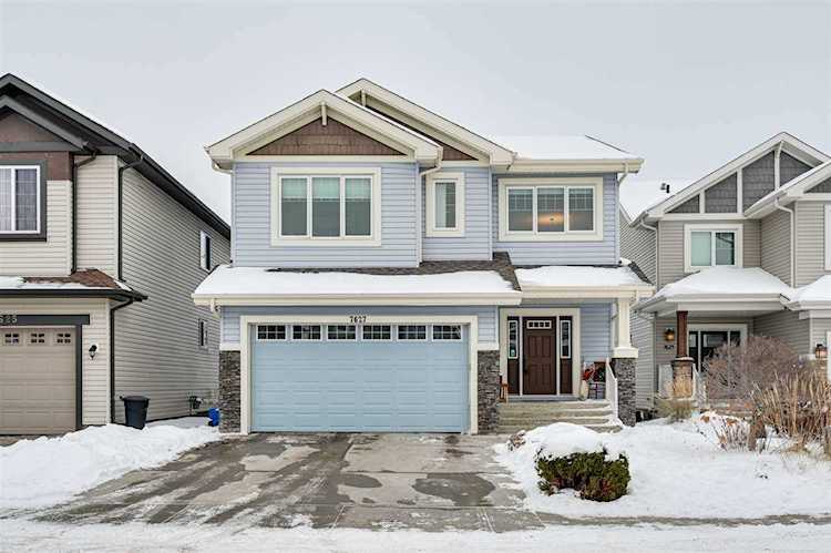 7627 Schmid Crescent Edmonton, AB T6R 0K8