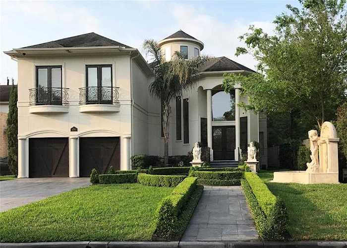 4701 Braeburn Dr Bellaire, TX 77401