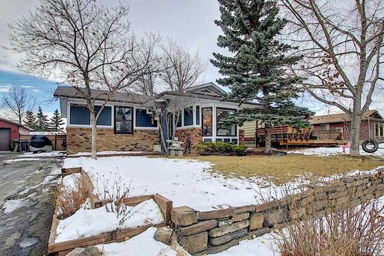 15 Glenpatrick Place Cochrane, AB T4C 1H6