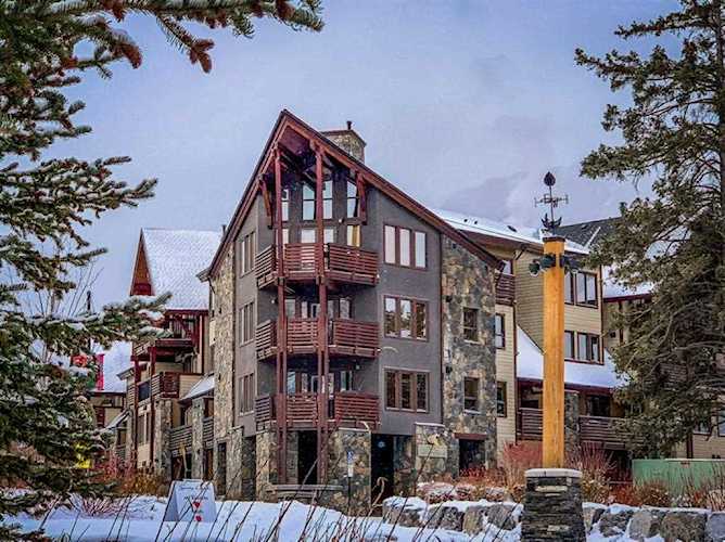 379 Spring Creek Dr #214 Canmore, AB T1W 0G8
