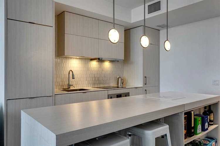 615 6 Ave SE #908 Calgary, AB T2G 1S2