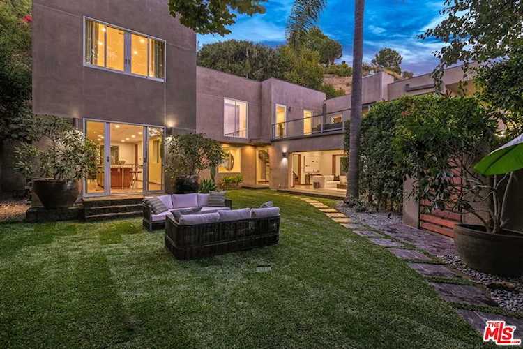 9261 Warbler Way Los Angeles, CA 90069