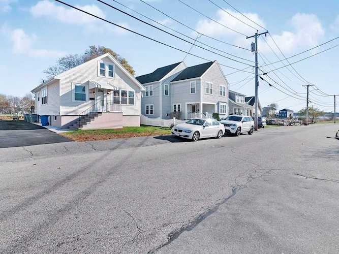 37 Rockland St Quincy, MA 02169