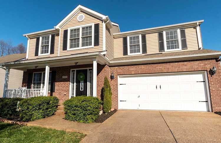 8905 Teak Dr Louisville, KY 40228