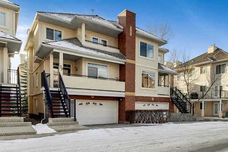 39 Sierra Morena Landing SW Calgary, AB T3H 4K3