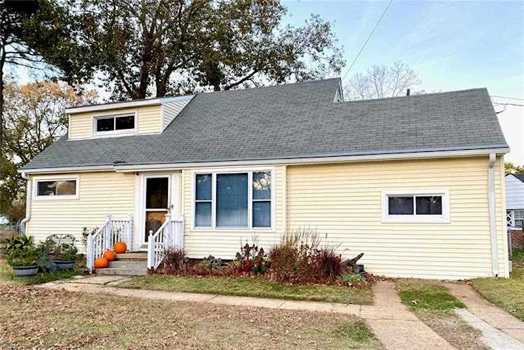 1024 Towanda Rd Virginia Beach, VA 23464