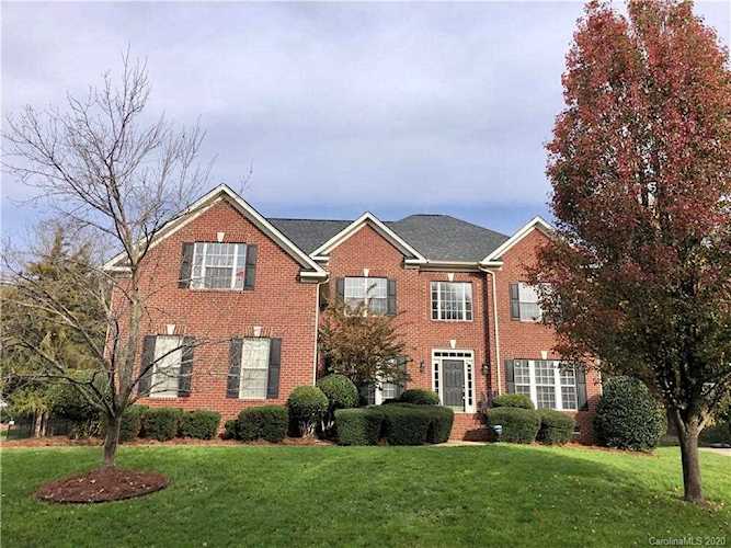 613 Carver Pond Ln Waxhaw, NC 28173