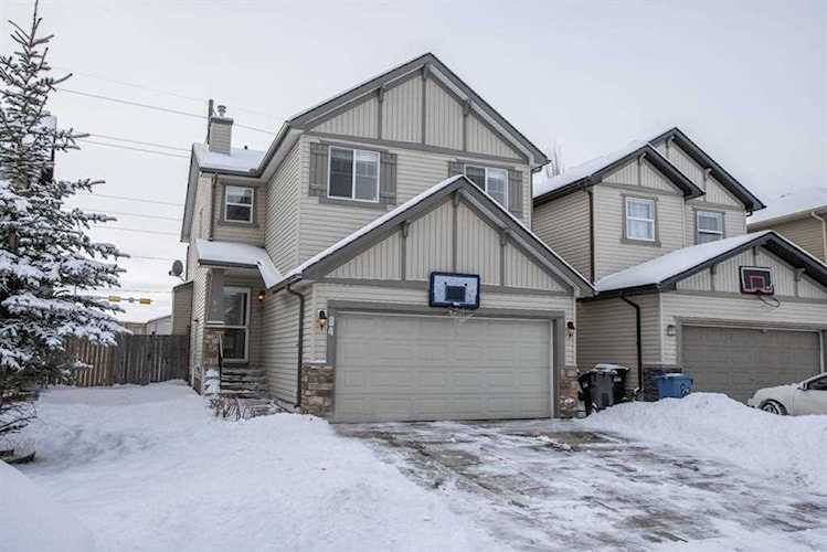 84 Everglen Rise SW Calgary, AB T2Y 4Z4