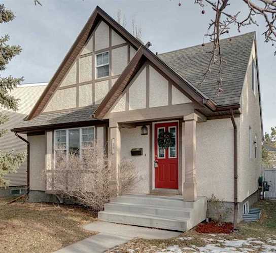 36 Amiens Crescent SW Calgary, AB T2T 6E8