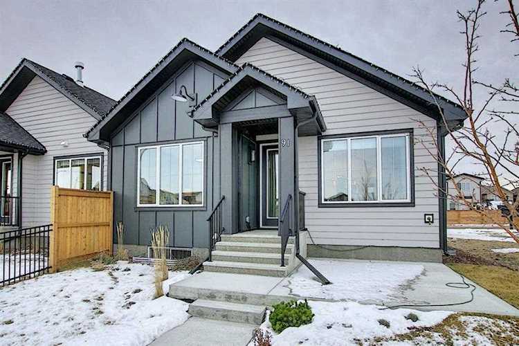 95 Walgrove Park SE Calgary, AB T2X 4N9