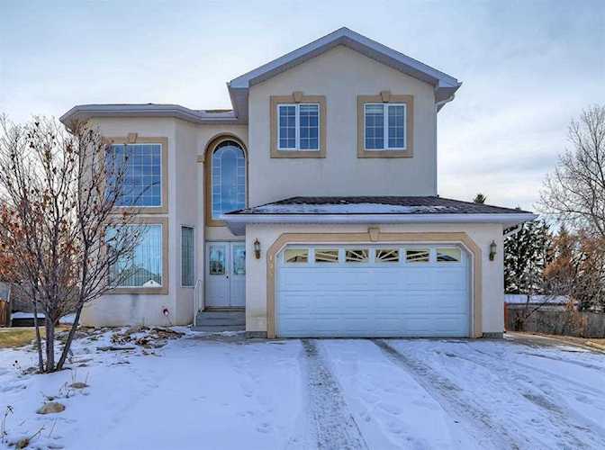 105 Cove Bay Chestermere, AB T1X 1L7