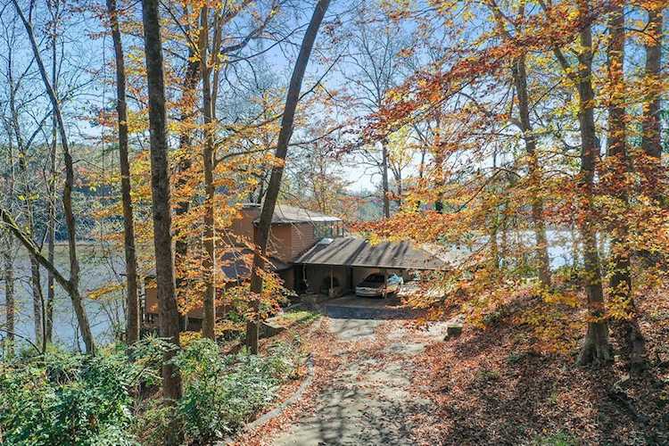 5647 Conway Dr Marietta, GA 30068
