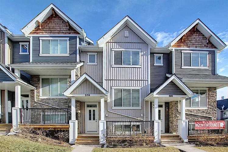379 Nolancrest Heights NW Calgary, AB T3R 0Z9