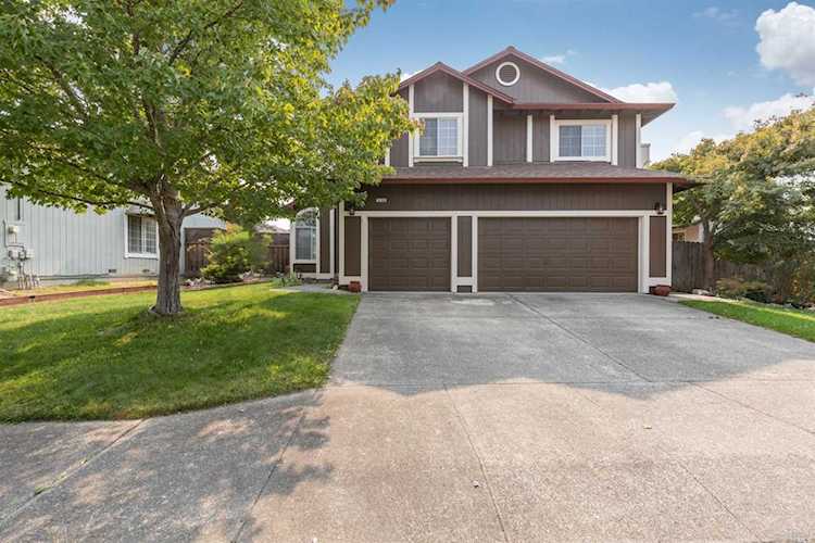 9268 Piccadilly Circle Windsor, CA 95492 | MLS 22024696 Photo 1
