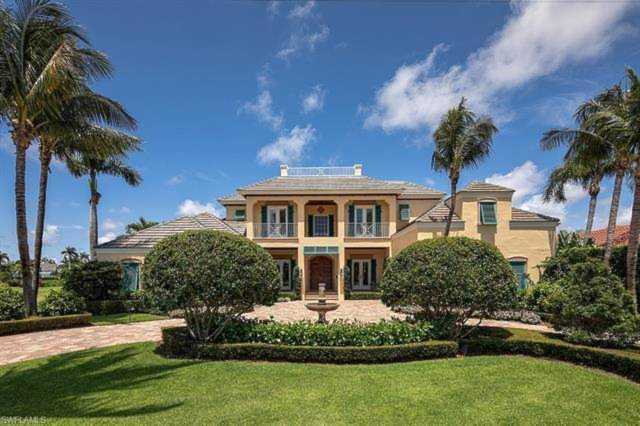 3243 Gin Ln Naples, FL 34102 | MLS 220066047 Photo 1