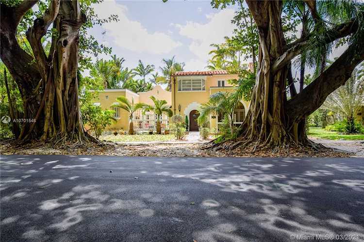 2512 Columbus Blvd Coral Gables, FL 33134