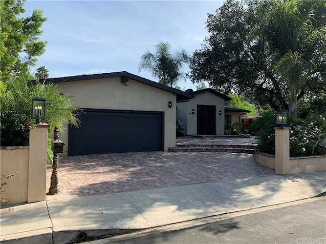 3184 Dona Sarita Place Studio City, CA 91604