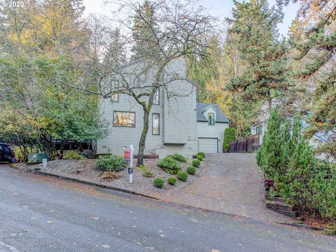 807 SW Terwilliger Pl Portland, OR 97239